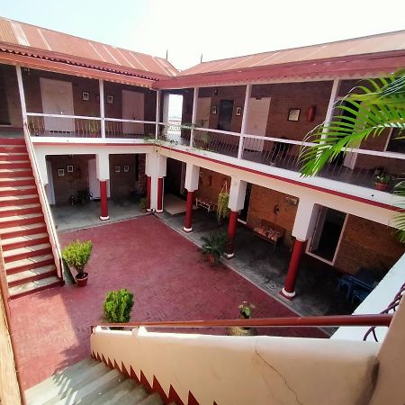 Hotel Naurang Yatri Niwas Garli Esterno foto