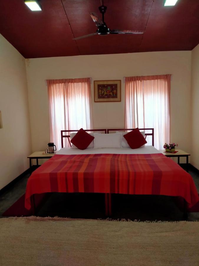 Hotel Naurang Yatri Niwas Garli Esterno foto