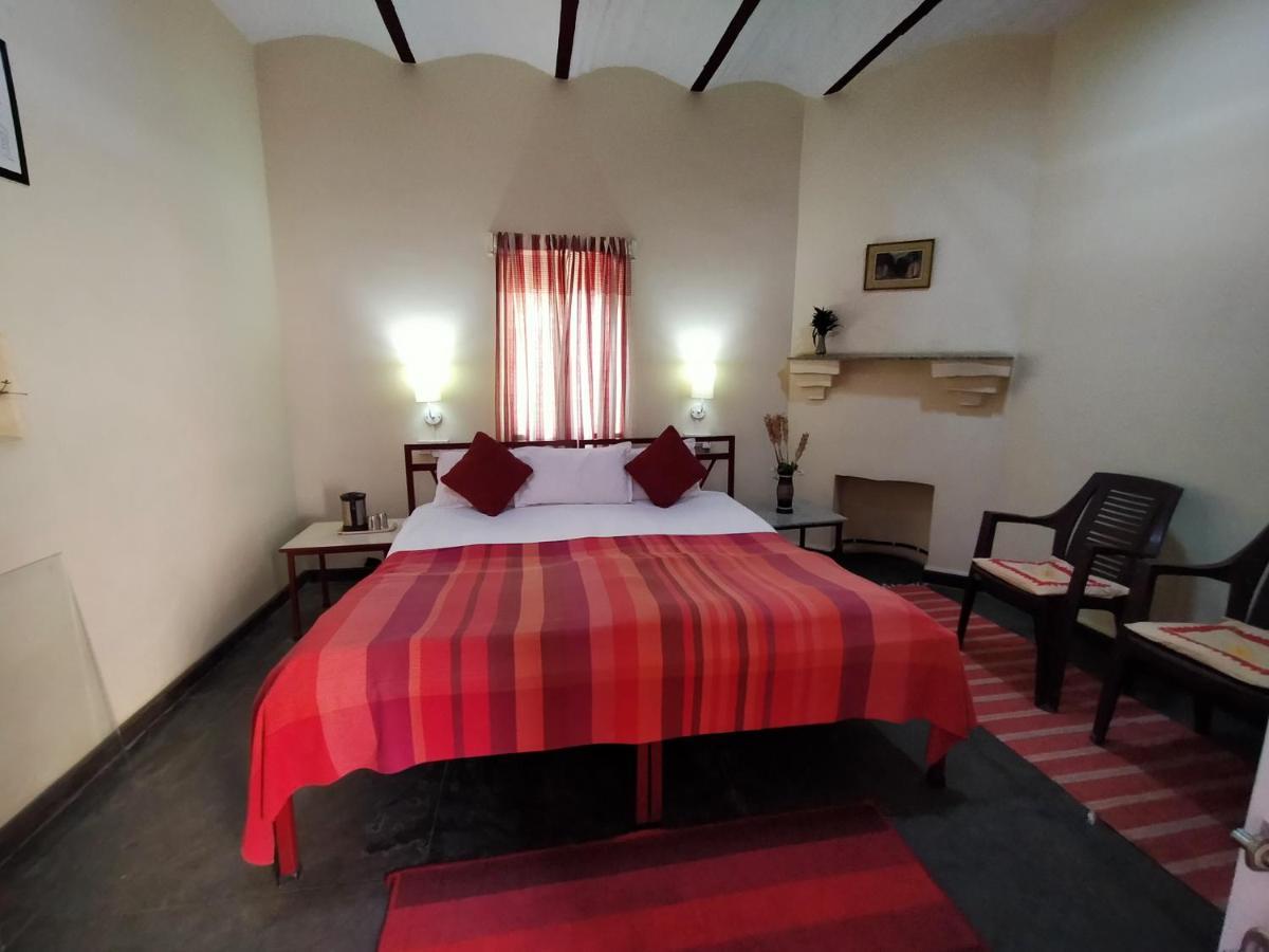 Hotel Naurang Yatri Niwas Garli Esterno foto