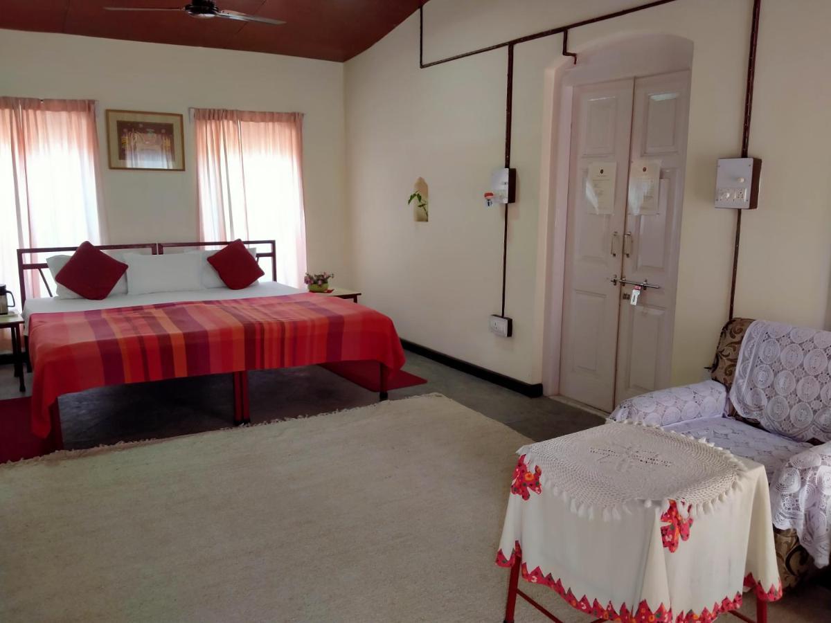 Hotel Naurang Yatri Niwas Garli Esterno foto