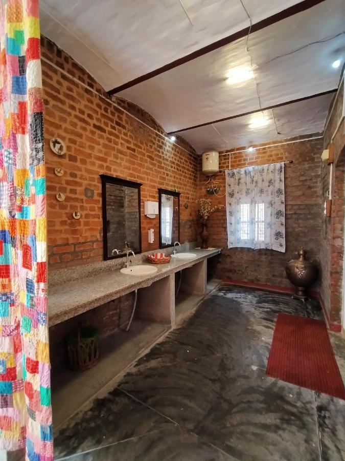 Hotel Naurang Yatri Niwas Garli Esterno foto