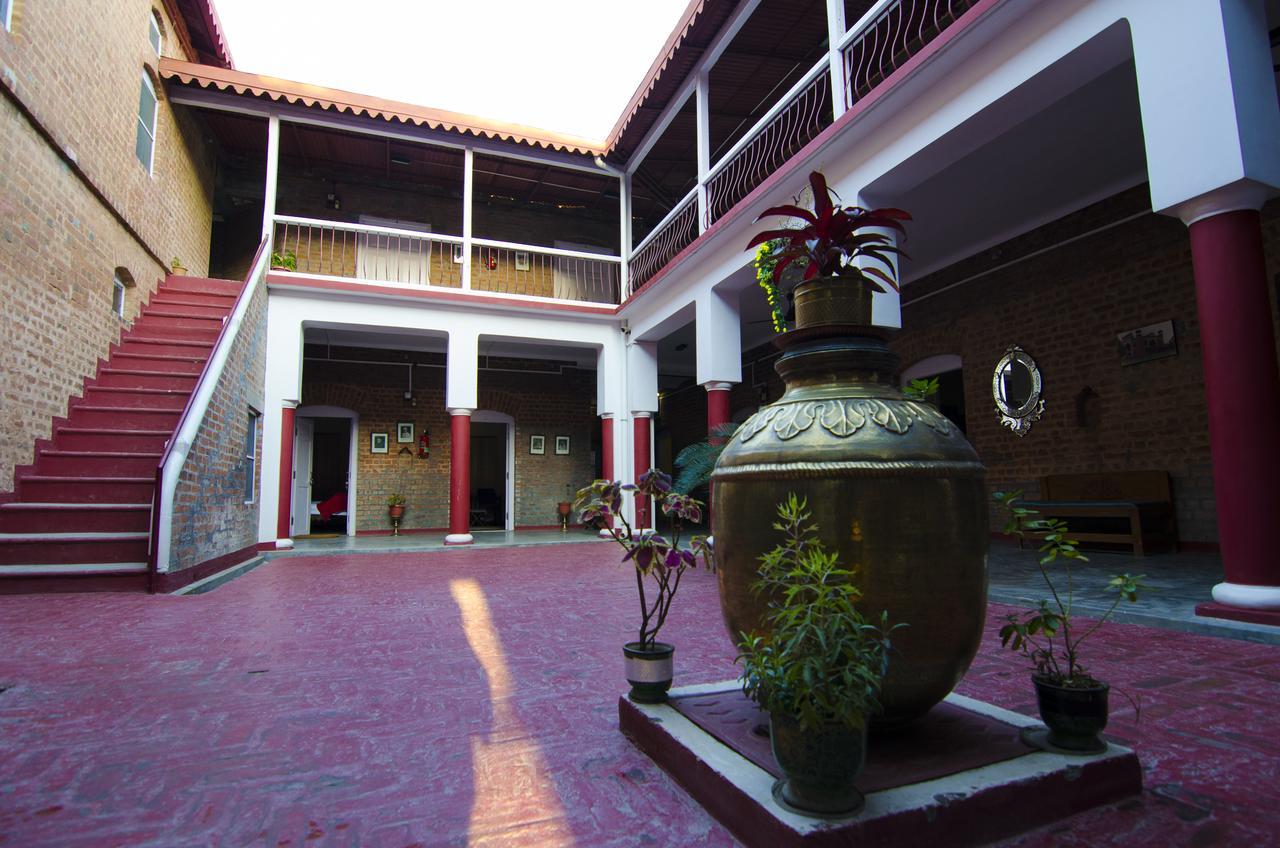 Hotel Naurang Yatri Niwas Garli Esterno foto