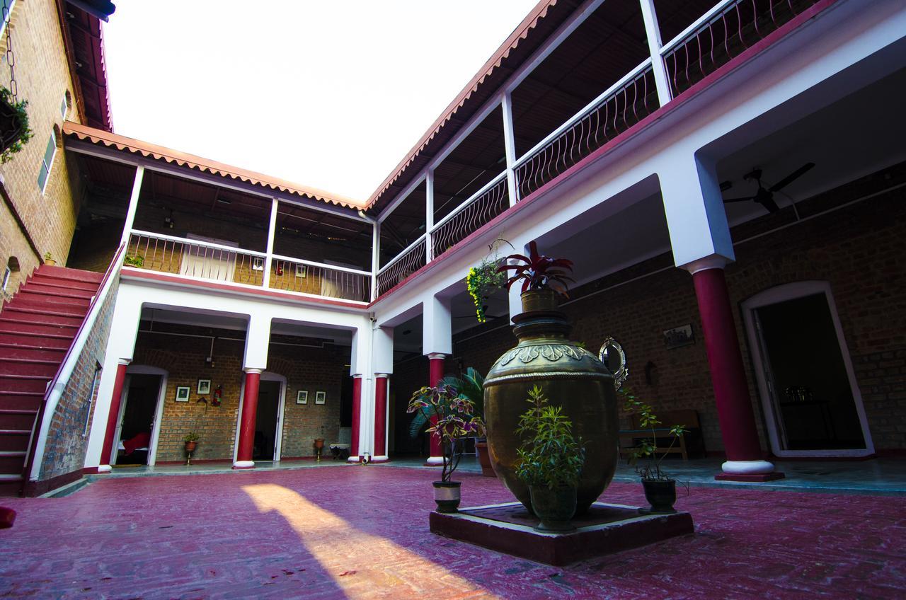 Hotel Naurang Yatri Niwas Garli Esterno foto