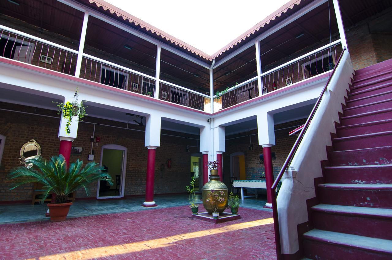 Hotel Naurang Yatri Niwas Garli Esterno foto