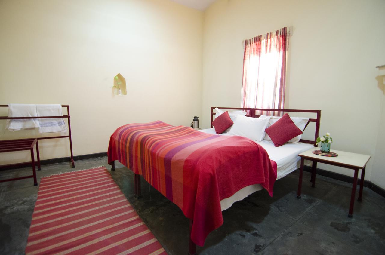 Hotel Naurang Yatri Niwas Garli Esterno foto