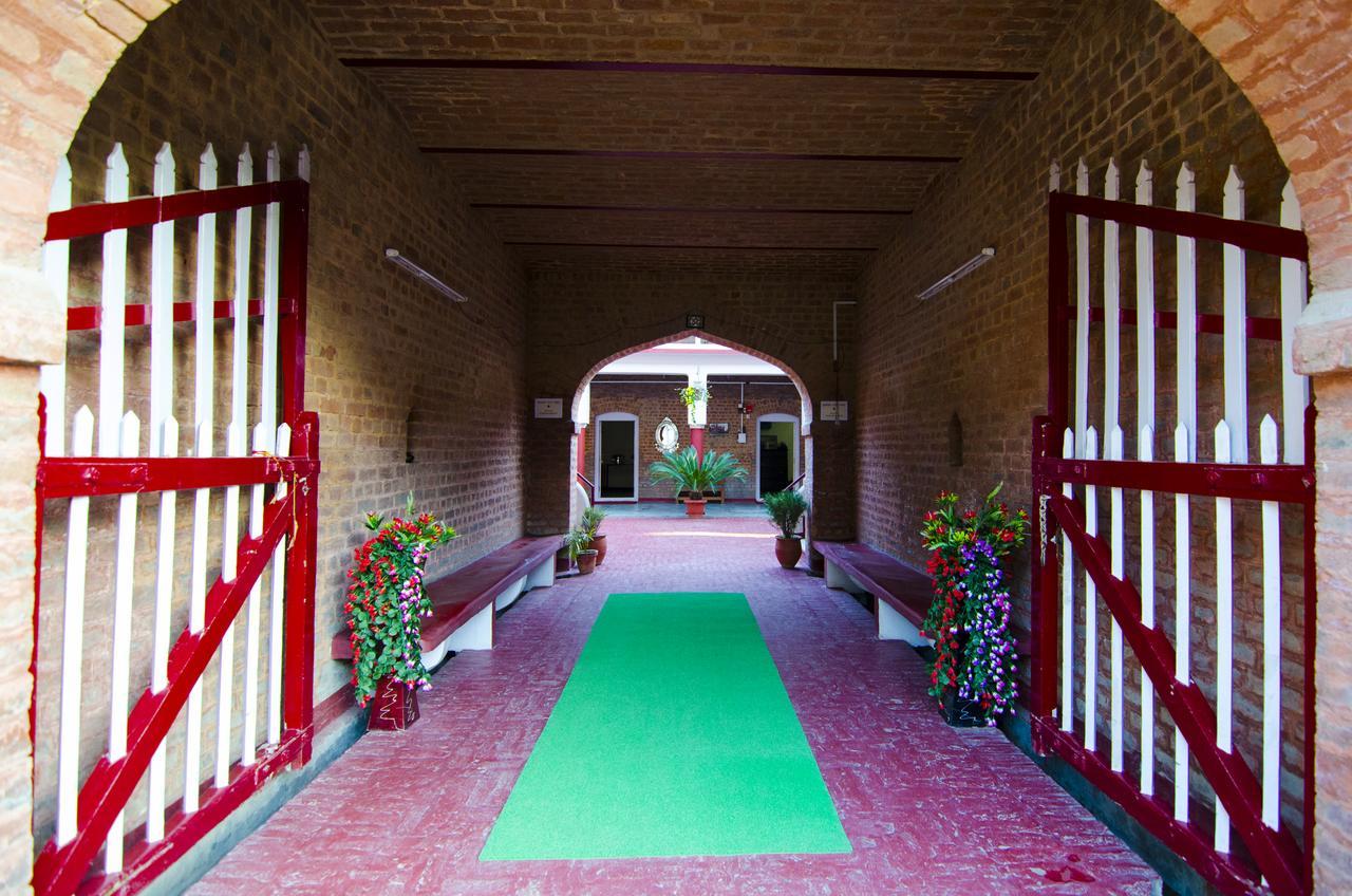 Hotel Naurang Yatri Niwas Garli Esterno foto